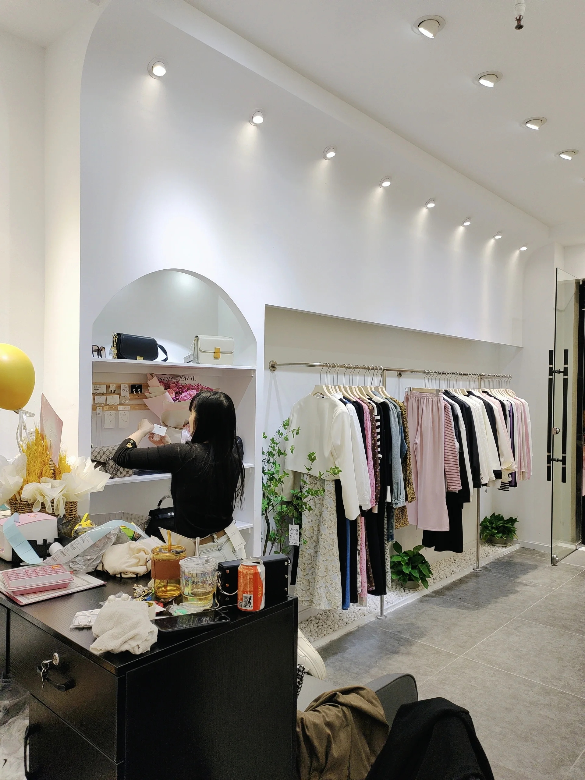 服装店装修完工_4_武汉木工小鹏_来自小红书网页版_看图王.jpg