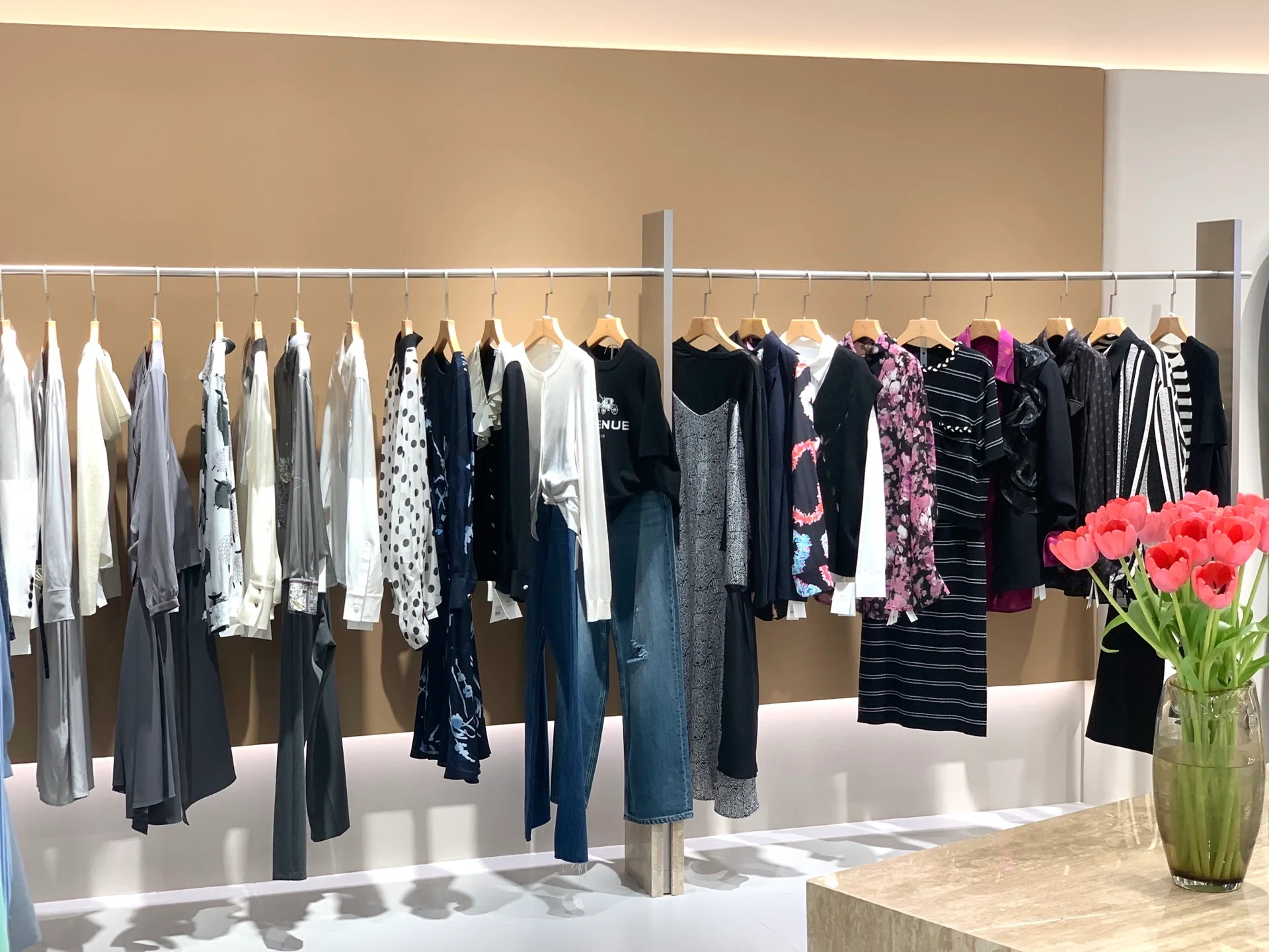 服装店展示架定制_4_宏阔_来自小红书网页版_看图王.jpg