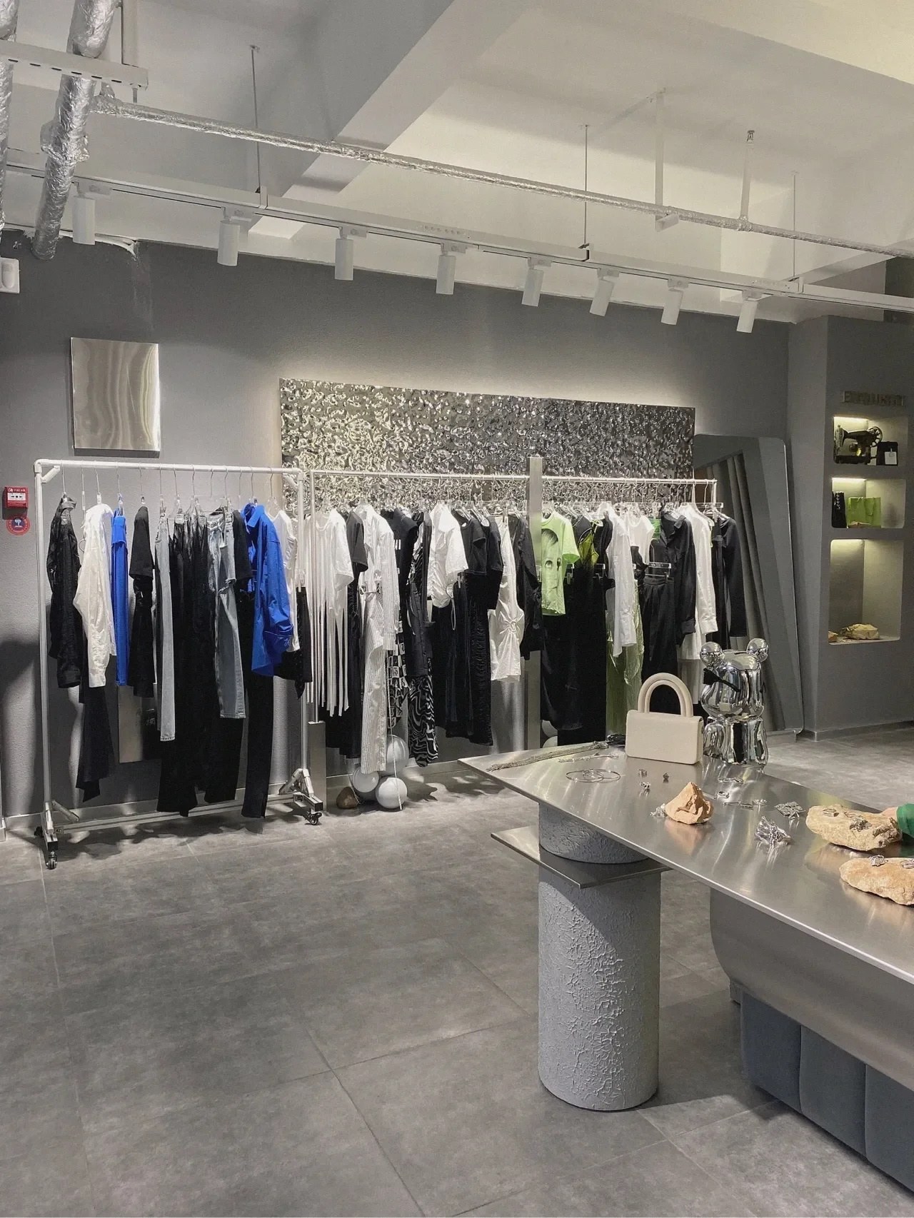 一家超哇塞的高级工业风服装店_3_设计师-阿远_来自小红书网页版_看图王.jpg
