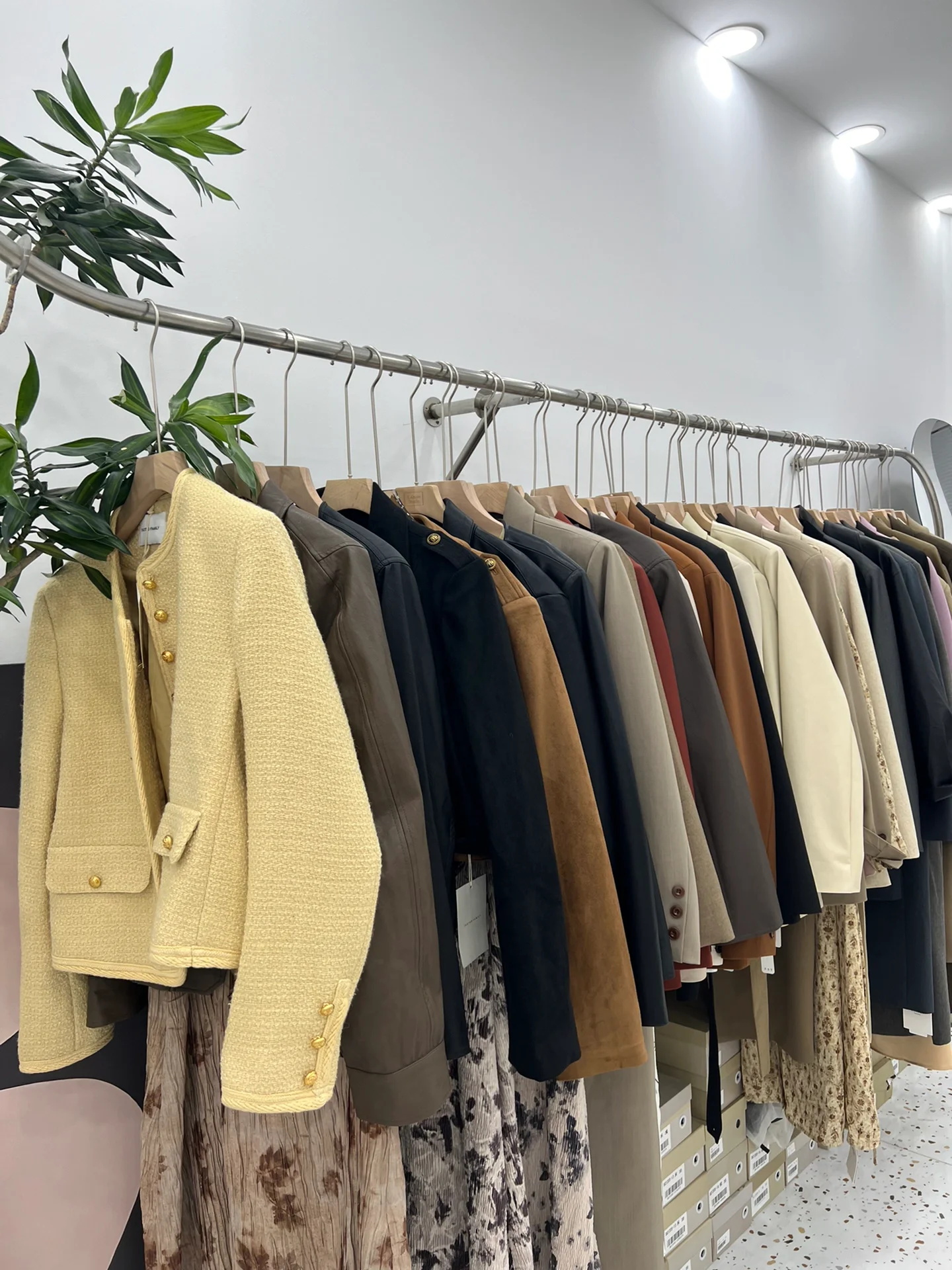 真心的！郑州女生不用总是在网上买衣服！_6_阿小圈女装工作室_来自小红书网页版_看图王.jpg